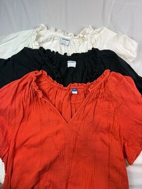 Old Navy Women's V-Neck Gauze Top - Red, Black, White set of 3